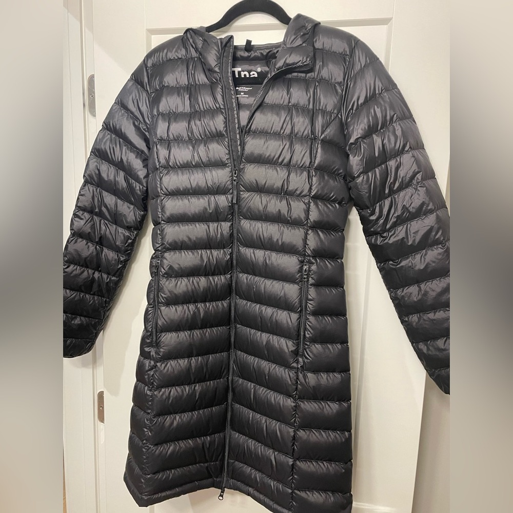 Aritzia TnAction the little puff long jacket